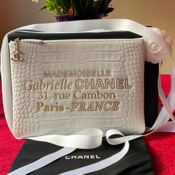 ⭐️CHANEL O - CASE - POUCH ⭐️ - Picture 5 of 16